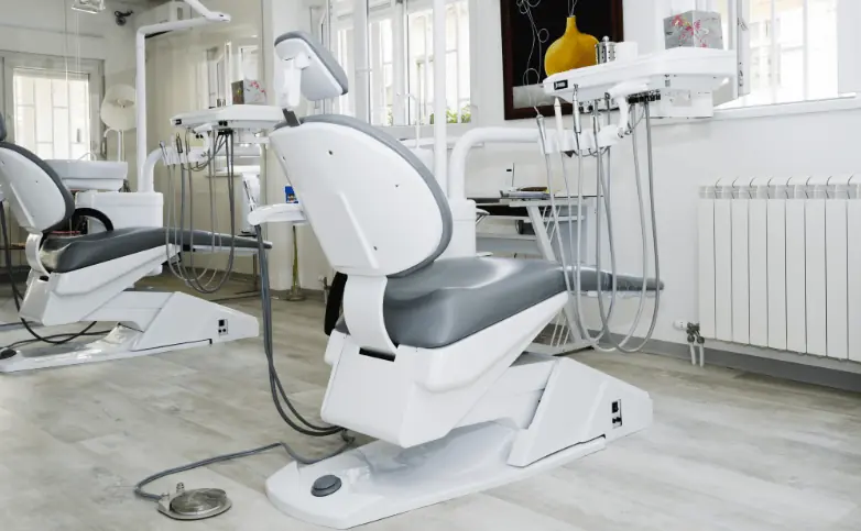 Villa Square Dental office photo that shows a beautiful and confort white chair 