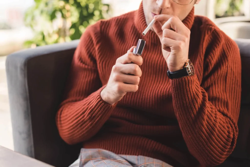 Dentist in Pembroke Pines-Explains-Risks-of-Smoking-to-Your-Oral-Health